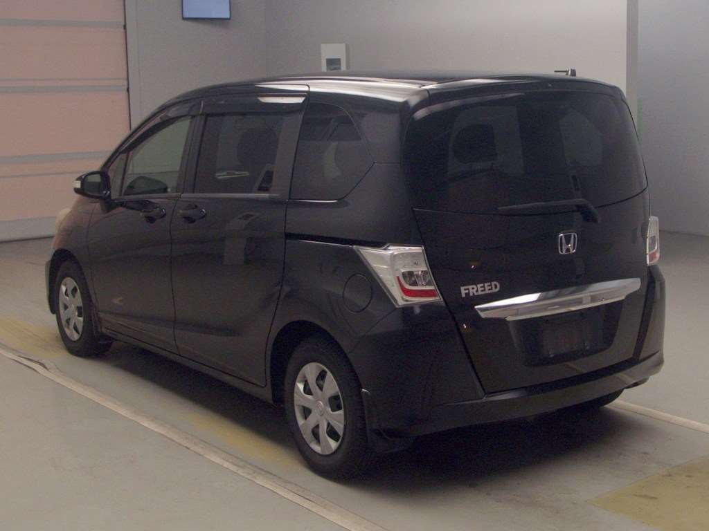 Фото HONDA FREED