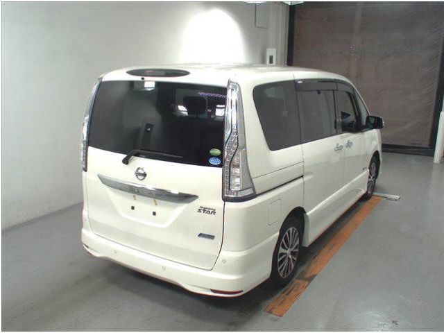 Nissan Serena c26 Rider